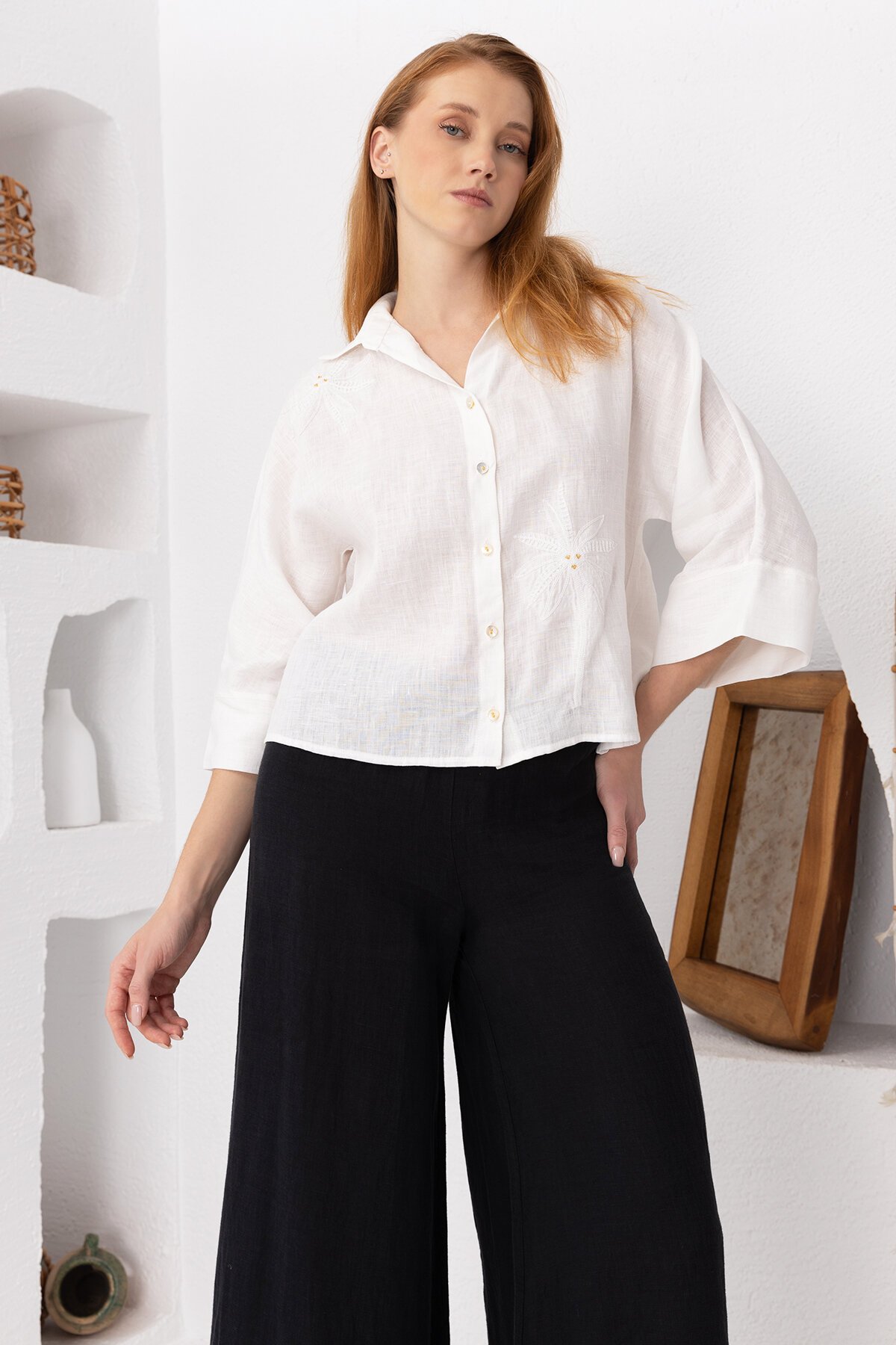 White Daisy | Keten Nakışlı Gömlek